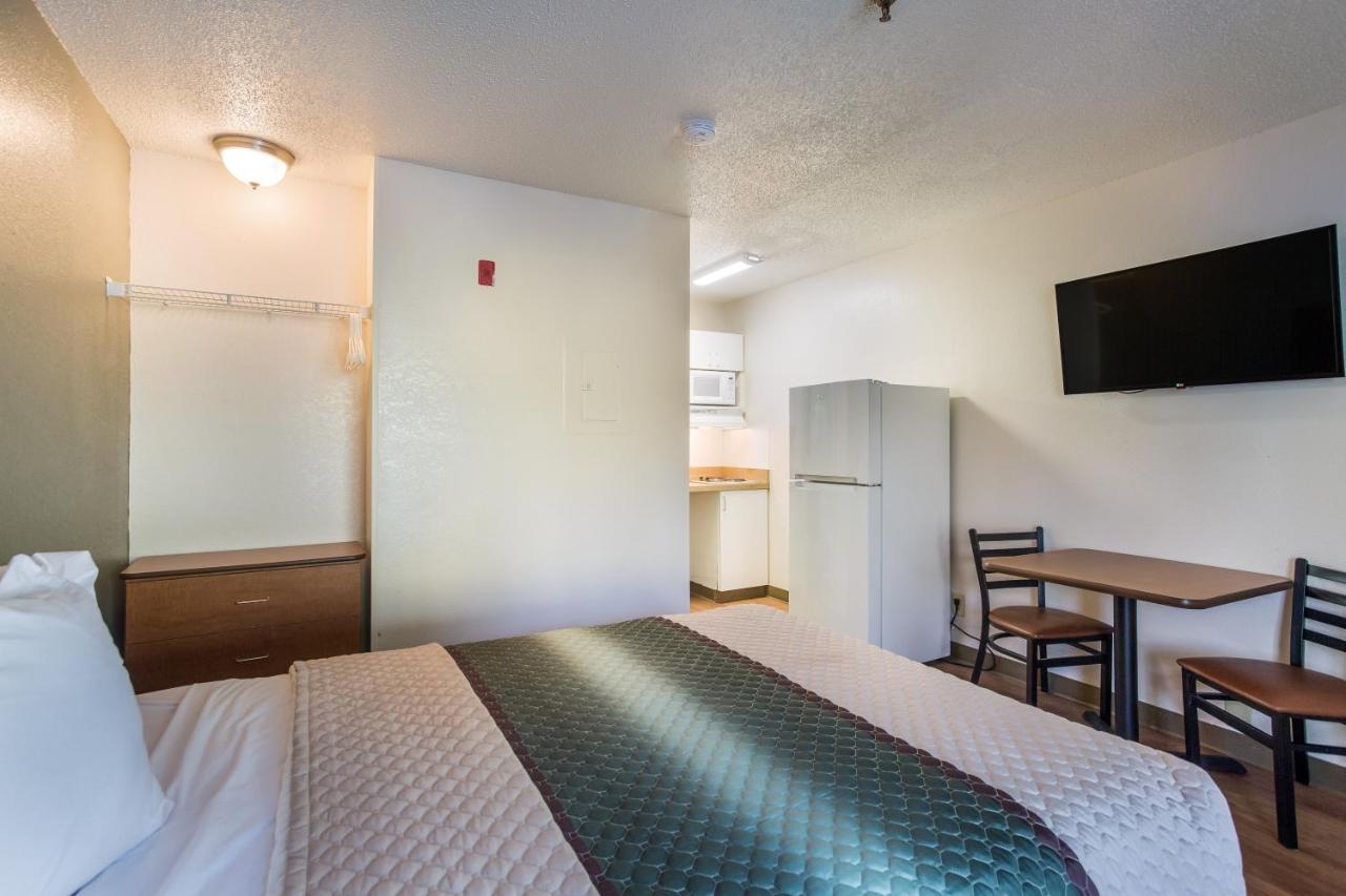 Hometowne Studios By Red Roof Nashville - Airport/Briley Pkwy Extérieur photo