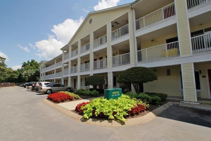 Hometowne Studios By Red Roof Nashville - Airport/Briley Pkwy Extérieur photo